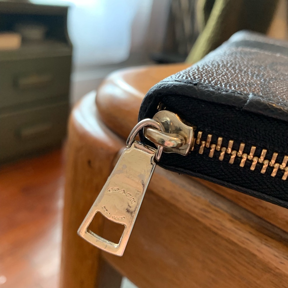 Coach Wallet - Picture 7 of 8